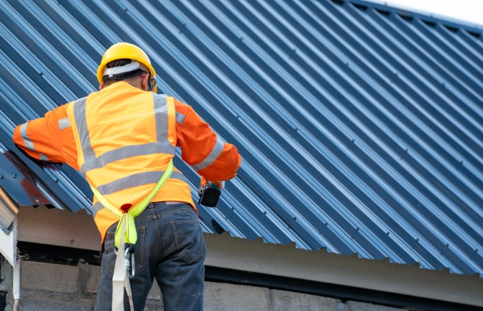 10 Benefits of Choosing a Local Roofing Company