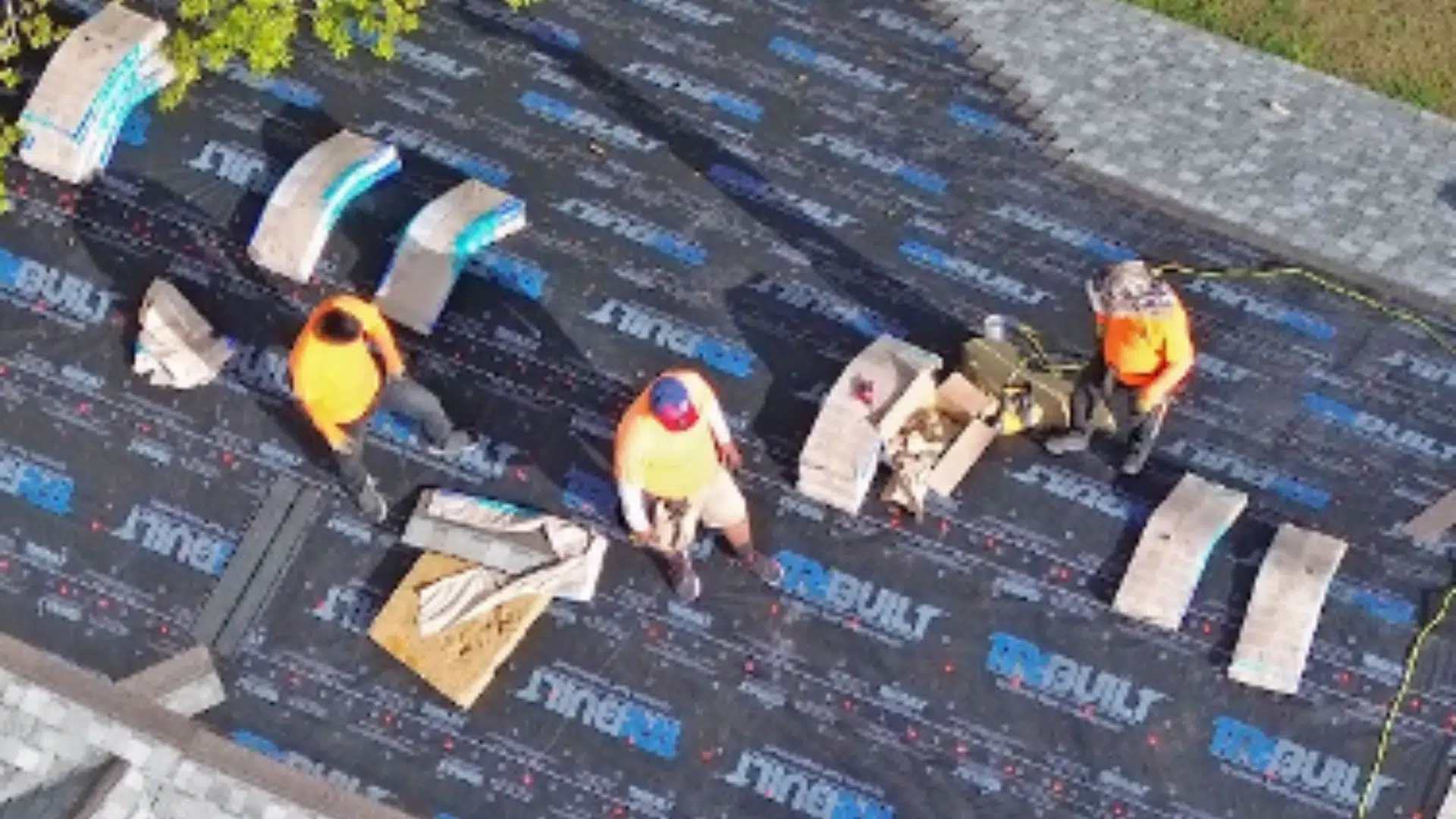 Licensed roofer Gulfport MS installing a hurricane-resistant roof with premium materials.